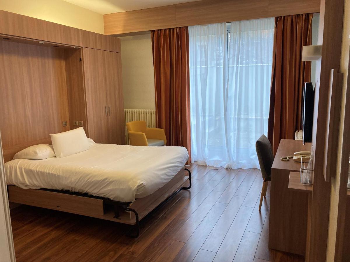 Kyriad Hotel Tours Centre Екстер'єр фото