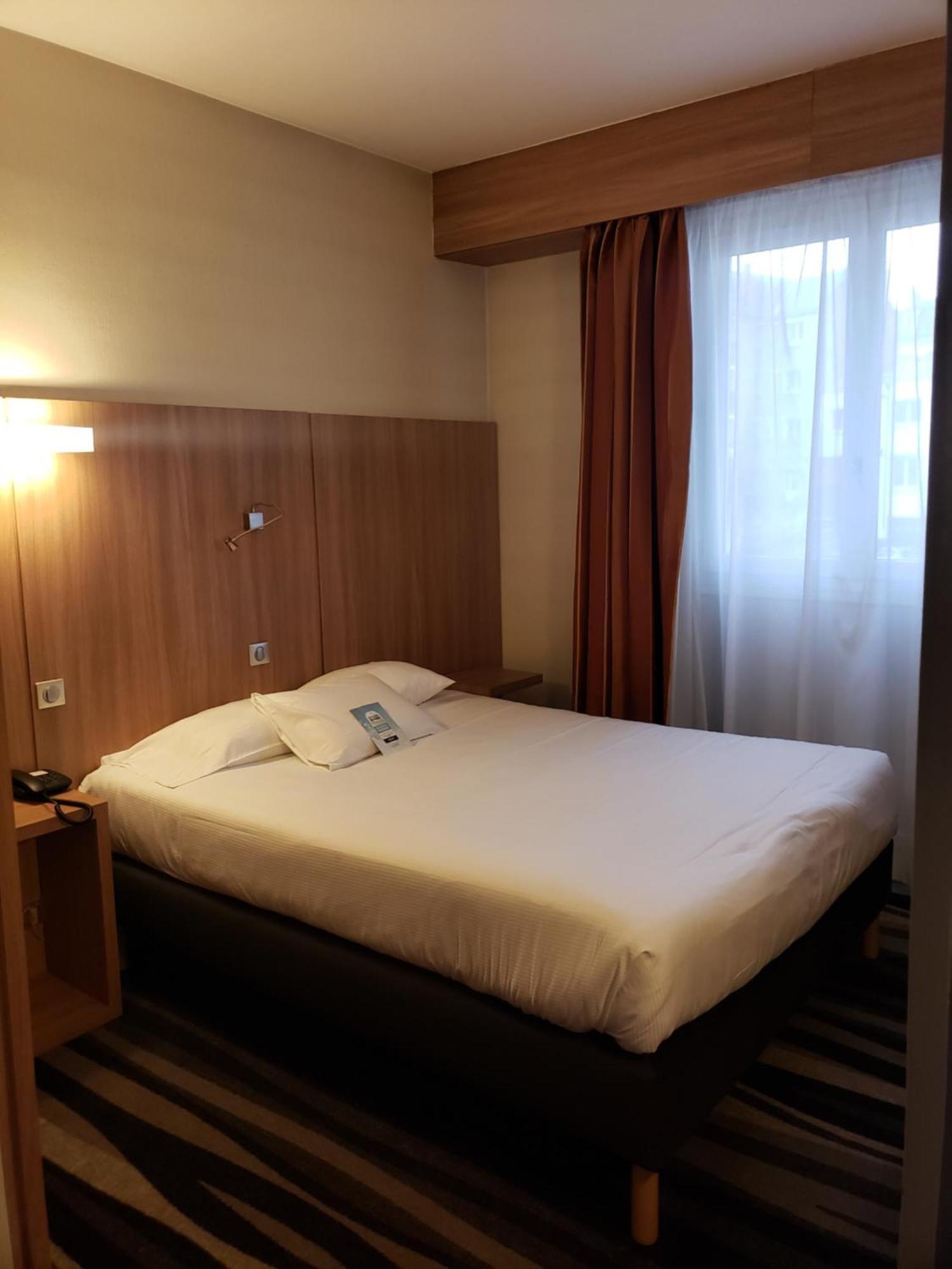 Kyriad Hotel Tours Centre Екстер'єр фото